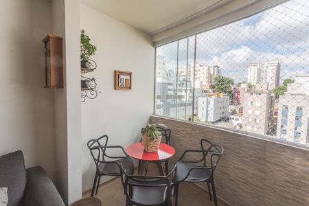 Apartamento à venda com 75m², 3 quartos e 2 vagas Apartamento à venda com 75m², 3 quartos e 2 vagasVaranda da Sala