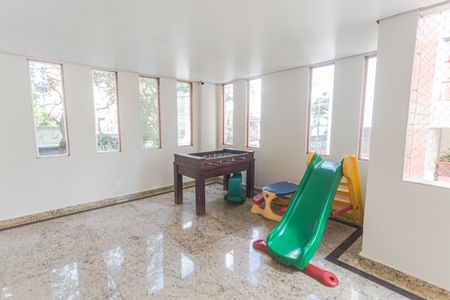 Apartamento à venda com 75m², 3 quartos e 2 vagas Apartamento à venda com 75m², 3 quartos e 2 vagasÁrea comum - Área de Brinquedos