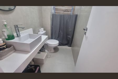 Apartamento à venda com 85m², 3 quartos e 1 vaga Apartamento à venda com 85m², 3 quartos e 1 vagaBanheiro Social