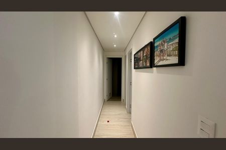 Apartamento à venda com 68m², 2 quartos e 2 vagasCorredor