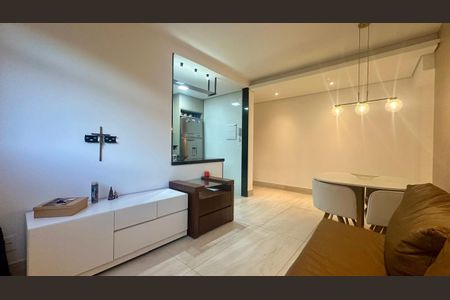 Apartamento à venda com 68m², 2 quartos e 2 vagasSala