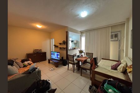 Apartamento à venda com 65m², 1 quarto e 1 vagaSala