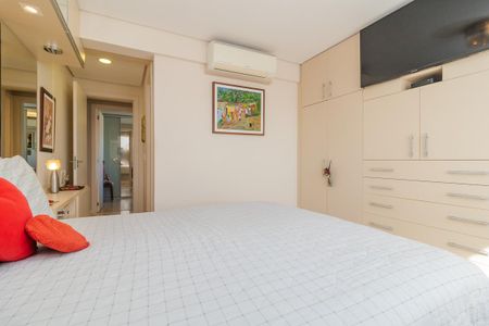 Apartamento à venda com 240m², 2 quartos e 2 vagas Apartamento à venda com 240m², 2 quartos e 2 vagasQuarto 1