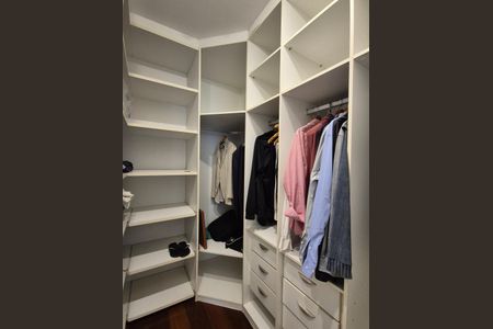 Apartamento à venda com 400m², 4 quartos e 6 vagasCloset da suíte 1