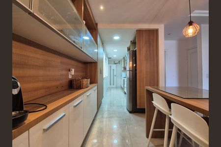 Apartamento à venda com 400m², 4 quartos e 6 vagasCozinha