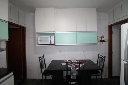 Casa à venda com 126m², 3 quartos e 2 vagasCozinha