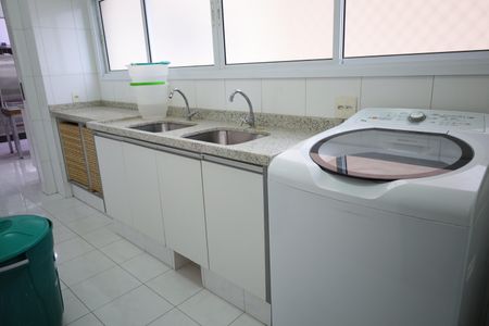 Apartamento para alugar com 326m², 6 quartos e 4 vagasÁrea de Serviço