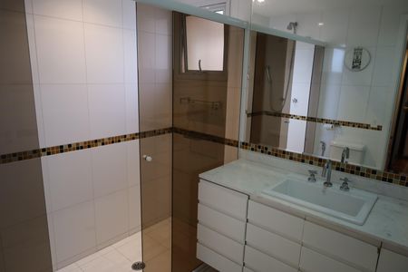 Apartamento para alugar com 326m², 6 quartos e 4 vagasBanheiro da Suíte 3