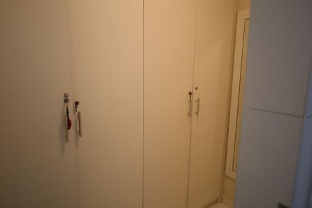Apartamento para alugar com 326m², 6 quartos e 4 vagasQuarto de Serviço