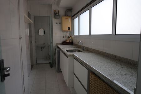 Apartamento para alugar com 326m², 6 quartos e 4 vagasÁrea de Serviço