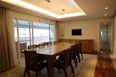 Apartamento para alugar com 326m², 6 quartos e 4 vagasSala