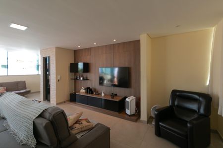 Apartamento à venda com 179m², 3 quartos e 3 vagas Apartamento à venda com 179m², 3 quartos e 3 vagasSala de TV