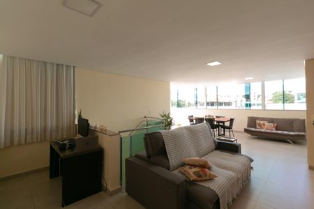 Apartamento à venda com 179m², 3 quartos e 3 vagas Apartamento à venda com 179m², 3 quartos e 3 vagasSala de TV