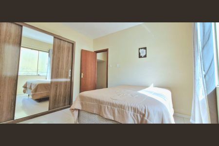 Casa de condomínio à venda com 100m², 2 quartos e 4 vagas Casa de condomínio à venda com 100m², 2 quartos e 4 vagasQuarto