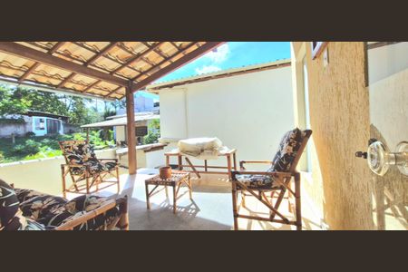 Casa de condomínio à venda com 100m², 2 quartos e 4 vagas Casa de condomínio à venda com 100m², 2 quartos e 4 vagasÁrea Externa