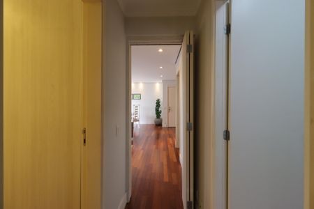 Apartamento à venda com 130m², 3 quartos e 3 vagasCorredor