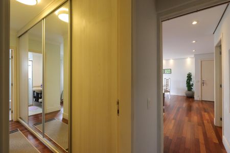 Apartamento à venda com 130m², 3 quartos e 3 vagasCorredor