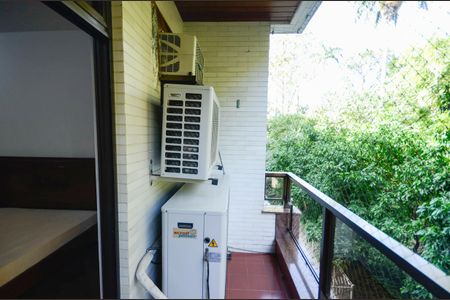 Apartamento à venda com 340m², 4 quartos e 3 vagas Apartamento à venda com 340m², 4 quartos e 3 vagasVaranda do Quarto 1