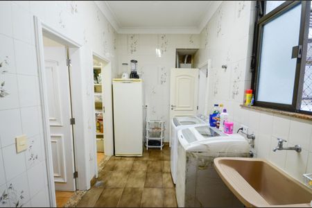 Apartamento à venda com 340m², 4 quartos e 3 vagas Apartamento à venda com 340m², 4 quartos e 3 vagasÁrea de Serviço