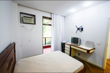 Apartamento à venda com 340m², 4 quartos e 3 vagas Apartamento à venda com 340m², 4 quartos e 3 vagasQuarto 1