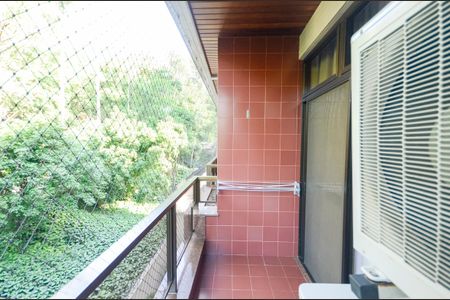 Apartamento à venda com 340m², 4 quartos e 3 vagas Apartamento à venda com 340m², 4 quartos e 3 vagasVaranda do Quarto 1