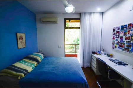 Apartamento à venda com 340m², 4 quartos e 3 vagas Apartamento à venda com 340m², 4 quartos e 3 vagasSuíte 1