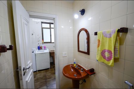 Apartamento à venda com 340m², 4 quartos e 3 vagas Apartamento à venda com 340m², 4 quartos e 3 vagasBanheiro de serviço