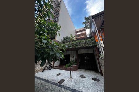 Apartamento à venda com 340m², 4 quartos e 3 vagas Apartamento à venda com 340m², 4 quartos e 3 vagasFachada