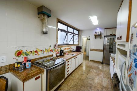 Apartamento à venda com 340m², 4 quartos e 3 vagas Apartamento à venda com 340m², 4 quartos e 3 vagasCozinha