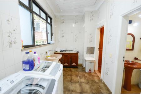 Apartamento à venda com 340m², 4 quartos e 3 vagas Apartamento à venda com 340m², 4 quartos e 3 vagasÁrea de Serviço