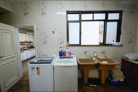 Apartamento à venda com 340m², 4 quartos e 3 vagas Apartamento à venda com 340m², 4 quartos e 3 vagasÁrea de Serviço