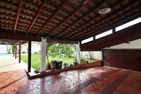 Casa à venda com 454m², 4 quartos e 4 vagasQuintal 