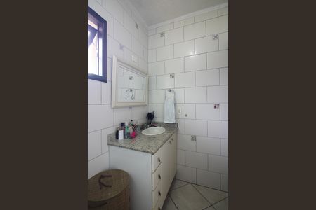 Casa à venda com 454m², 4 quartos e 4 vagasBanheiro Social