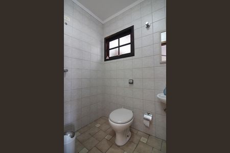 Casa à venda com 454m², 4 quartos e 4 vagasBanheiro Social 2