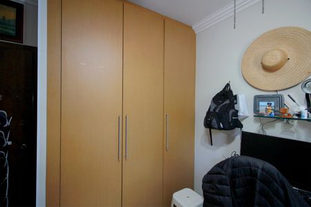 Apartamento à venda com 105m², 3 quartos e 2 vagasQuarto 2