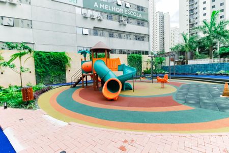 Apartamento à venda com 117m², 3 quartos e 1 vaga Apartamento à venda com 117m², 3 quartos e 1 vagaÁrea comum - Playground