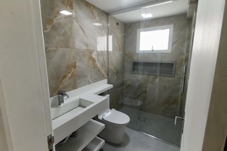 Apartamento à venda com 117m², 3 quartos e 1 vaga Apartamento à venda com 117m², 3 quartos e 1 vagaBanheiro da Suíte