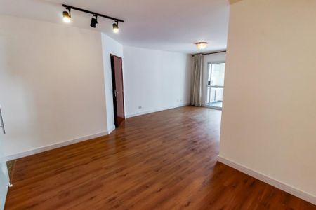 Apartamento à venda com 117m², 3 quartos e 1 vaga Apartamento à venda com 117m², 3 quartos e 1 vagaSala