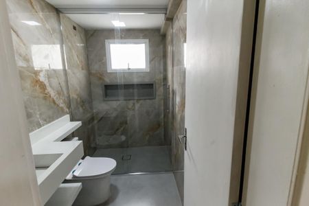 Apartamento à venda com 117m², 3 quartos e 1 vaga Apartamento à venda com 117m², 3 quartos e 1 vagaBanheiro da Suíte