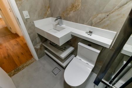 Apartamento à venda com 117m², 3 quartos e 1 vaga Apartamento à venda com 117m², 3 quartos e 1 vagaBanheiro Corredor
