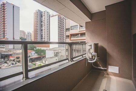 Studio para alugar com 27m², 1 quarto e sem vaga Studio para alugar com 27m², 1 quarto e sem vagaVaranda