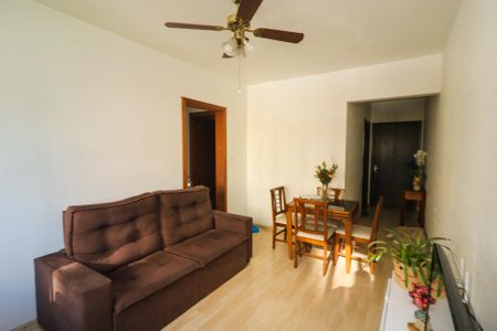 Apartamento à venda com 70m², 2 quartos e 1 vaga Apartamento à venda com 70m², 2 quartos e 1 vagaSala