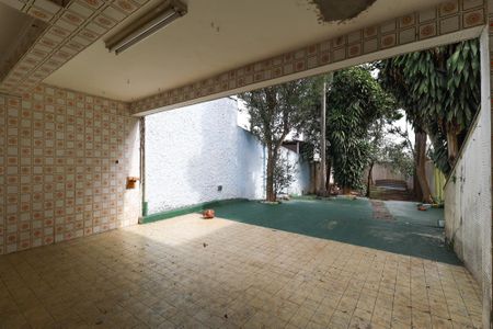 Casa à venda com 176m², 3 quartos e 3 vagas Casa à venda com 176m², 3 quartos e 3 vagasQuintal