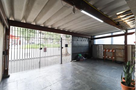 Casa à venda com 176m², 3 quartos e 3 vagas Casa à venda com 176m², 3 quartos e 3 vagasGaragem