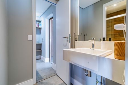 Apartamento à venda com 380m², 5 quartos e 3 vagasBanheiro 2