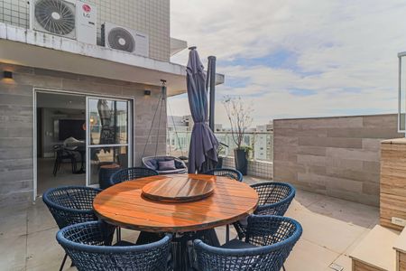 Apartamento à venda com 380m², 5 quartos e 3 vagasEspaço de lazer