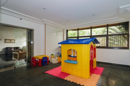 Apartamento à venda com 177m², 3 quartos e 3 vagas Apartamento à venda com 177m², 3 quartos e 3 vagasÁrea comum - Brinquedoteca