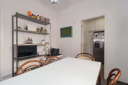 Apartamento à venda com 177m², 3 quartos e 3 vagas Apartamento à venda com 177m², 3 quartos e 3 vagasCopa