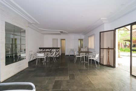 Apartamento à venda com 177m², 3 quartos e 3 vagas Apartamento à venda com 177m², 3 quartos e 3 vagasÁrea comum - Salão de festas