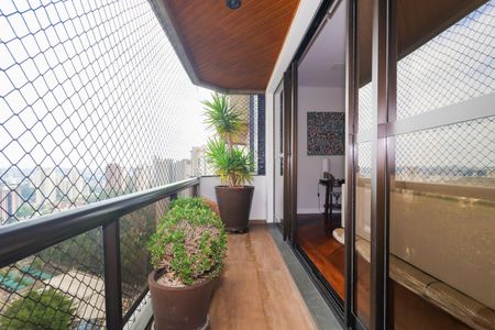 Apartamento à venda com 177m², 3 quartos e 3 vagas Apartamento à venda com 177m², 3 quartos e 3 vagasVaranda da Sala